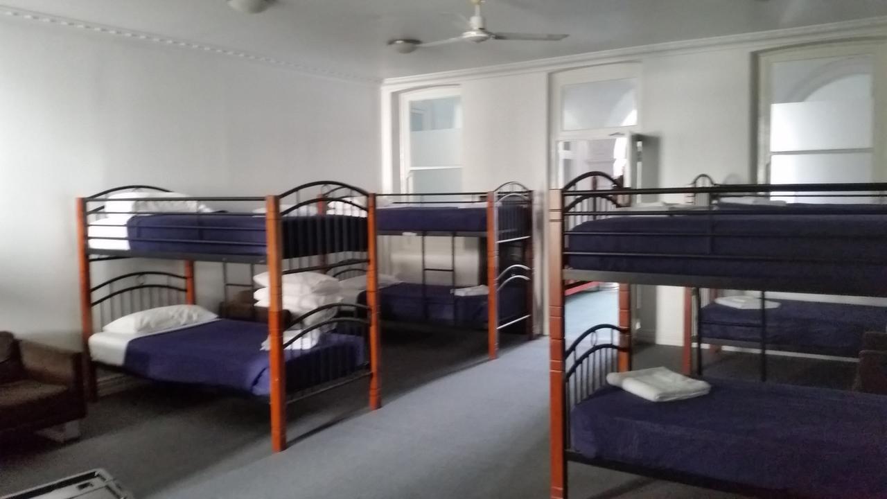 Wallaby Backpackers Hostel Perth - Note - Valid Passport Required To Check In - Phòng bức ảnh